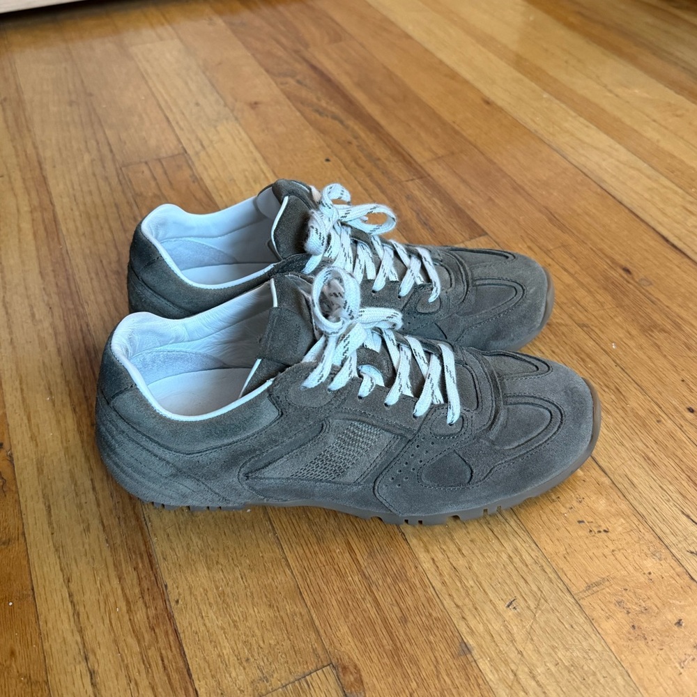 Alohas TB. 56 sneakers. Size 6.5